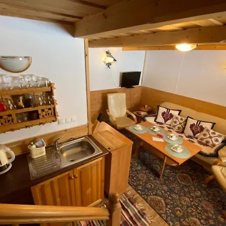 Domki Gorskie Campharenda شاليه زاكوباني